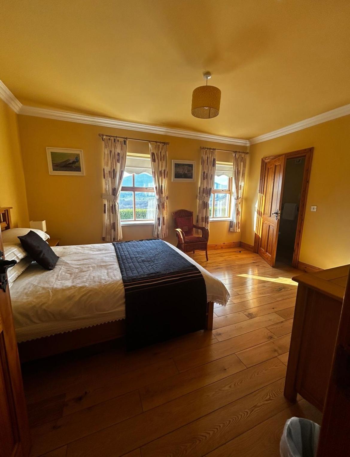 Yewwood Cottage Ньюри Экстерьер фото
