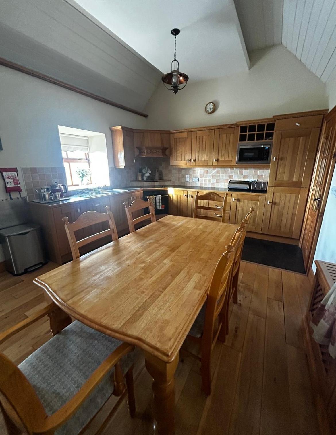 Yewwood Cottage Ньюри Экстерьер фото